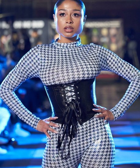 AlessiaSays erotic pornstar pics