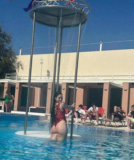 Izzy Lewis high quality star picture