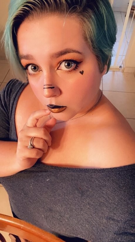 unsupervised housewife model pictures