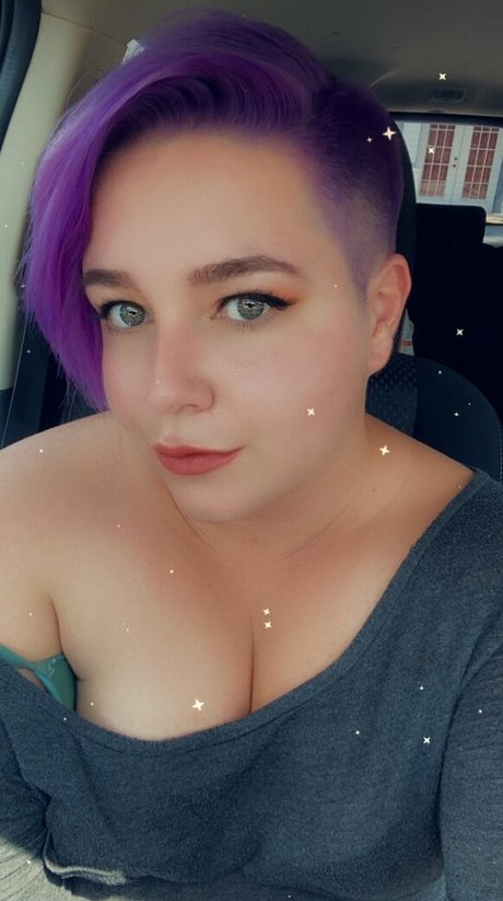 unsupervised housewife exclusive actress pic