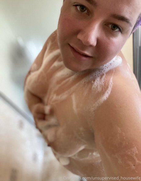 unsupervised housewife model erotic photo