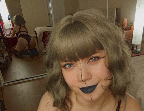 Naomiwastaken adult model pics