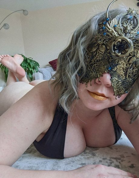 Naomiwastaken Profile pic