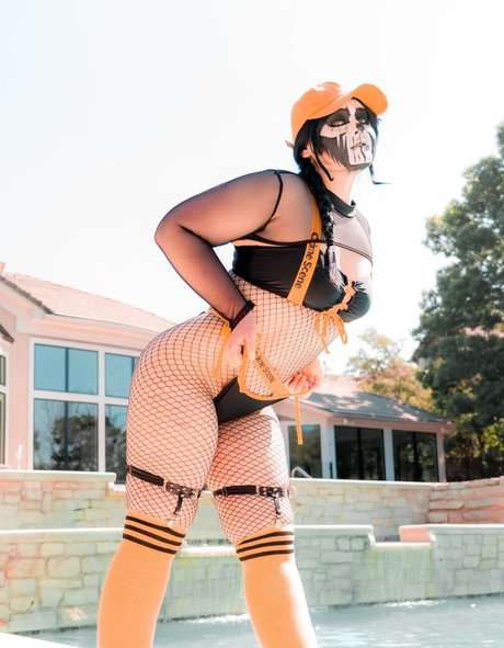 CloverCosplays art model gallery