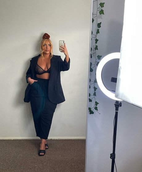 libbyrebecca hot actress gallery