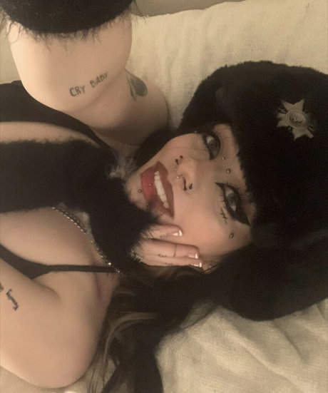 Rio Lawlor naked actress photo