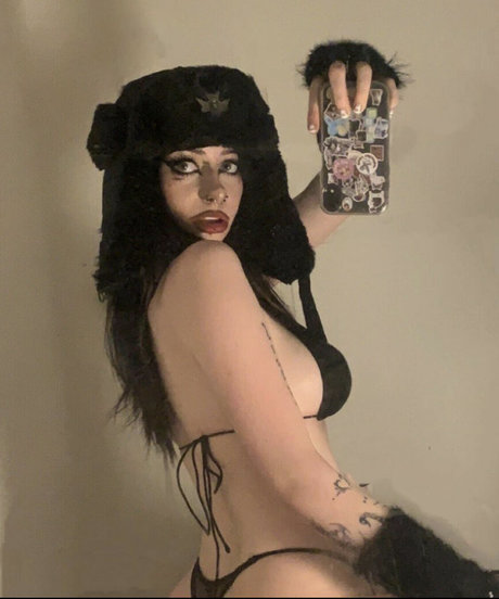 Rio Lawlor naked star images