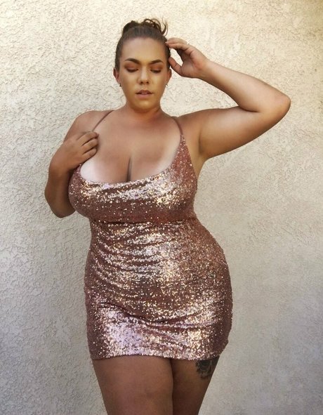 Ashleigh Dunn art model gallery