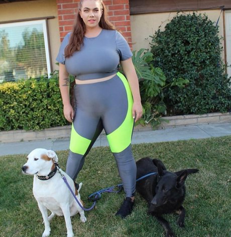 Ashleigh Dunn model nice image