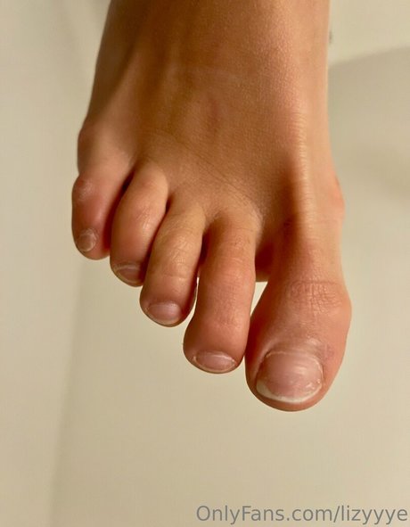 lizyyye art star pic