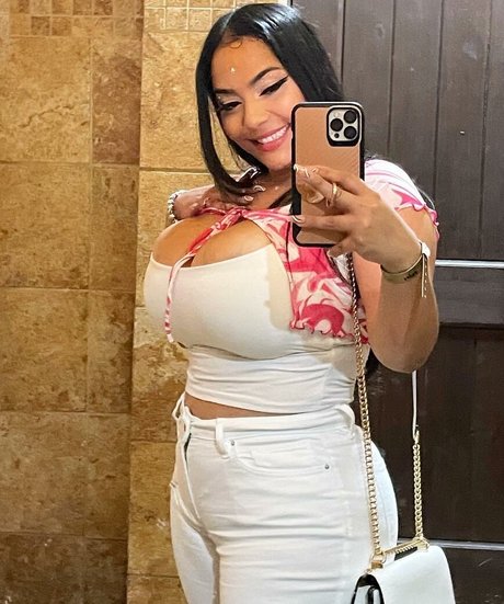 busty teen onlyfans free xxx photos