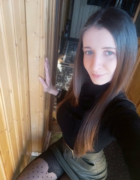 esterfreee model best pics