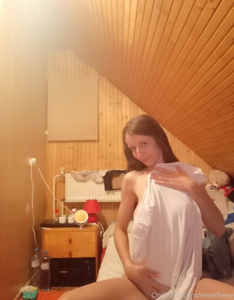 esterfreee xxx actress pictures