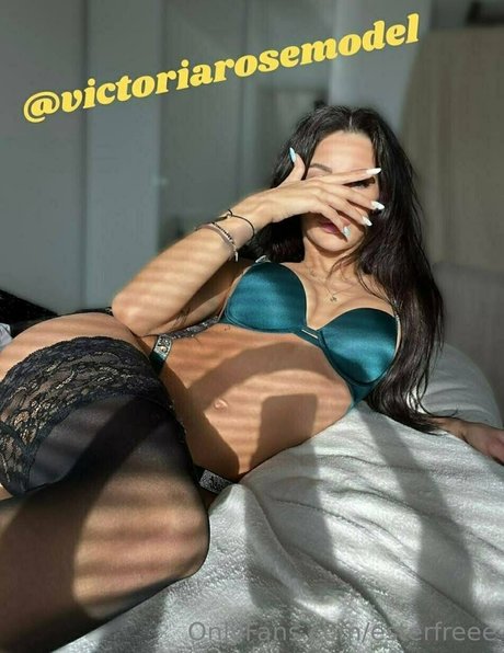 esterfreee star nude photos