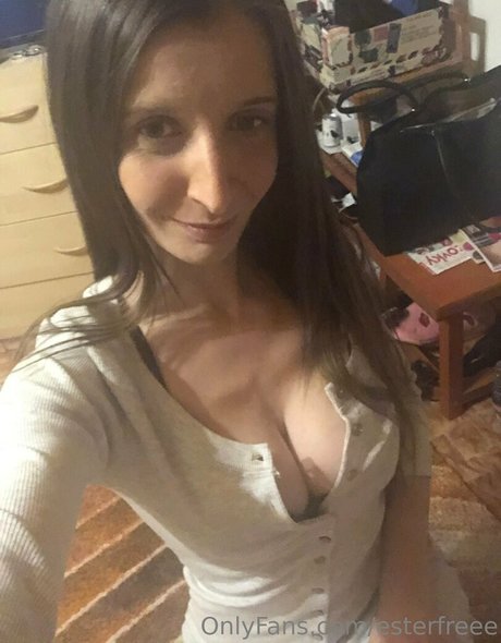 esterfreee pornstar hot pictures
