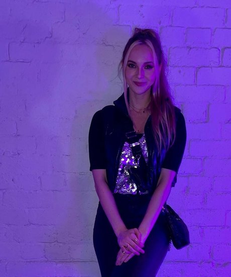 Fasffy Mega Dump xxx star pictures