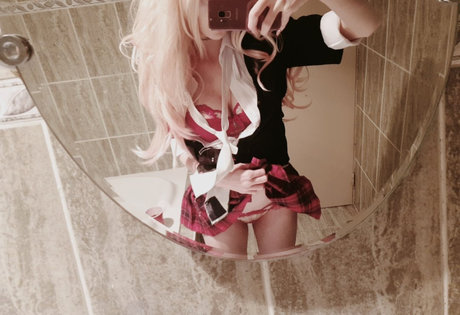 x meki exclusive star picture