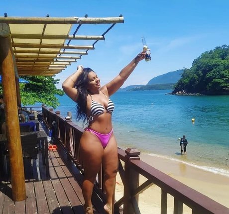 Pattricia Araujo hot model photos