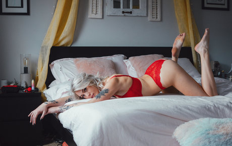 amandahoneyxx nude actress img