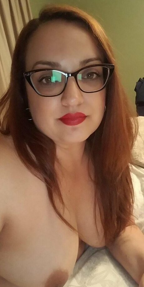 Dark Haired Brunette nudes model pics