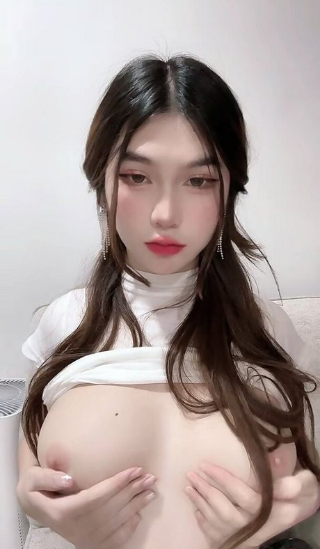 Kumyooah porn model pics