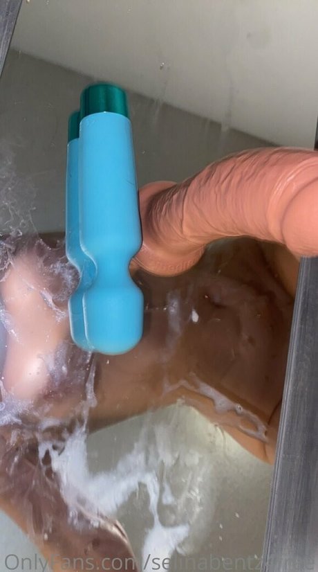 selinabentz4free art model picture