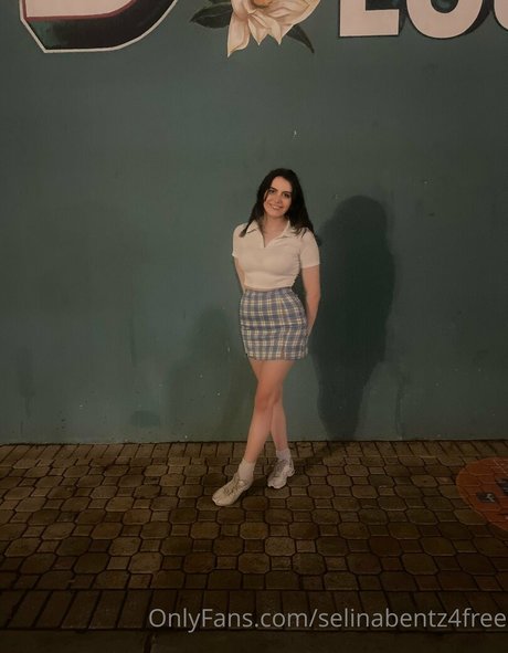 selinabentz4free nudes pornstar img