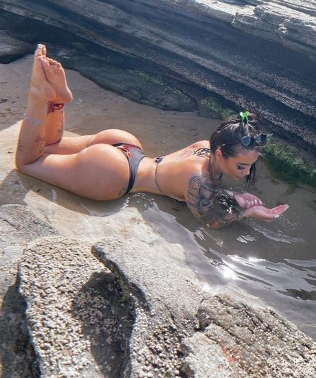 Victoria Macan star erotic archive