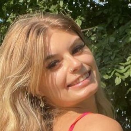 Arie Calli art model photos