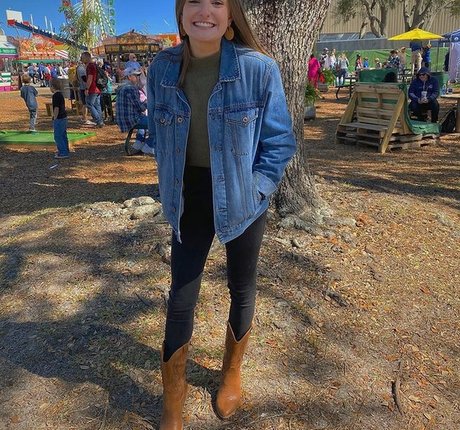 AJ Heahlke erotic model picture