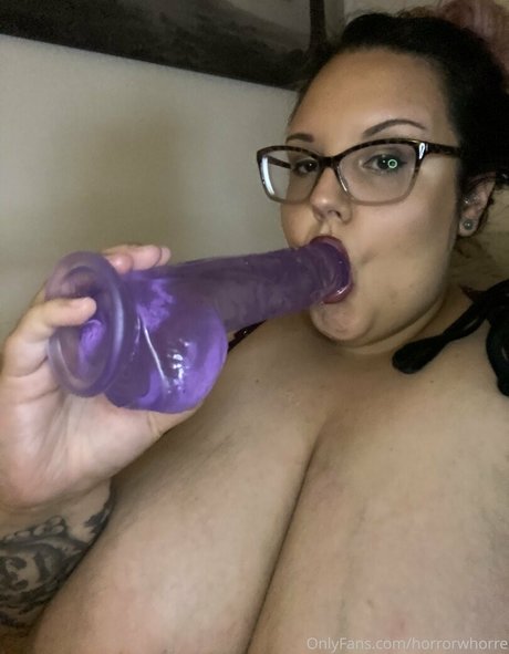 horrorwhorre pretty pornstar image