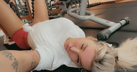 giant tits onlyfans exclusive gallery