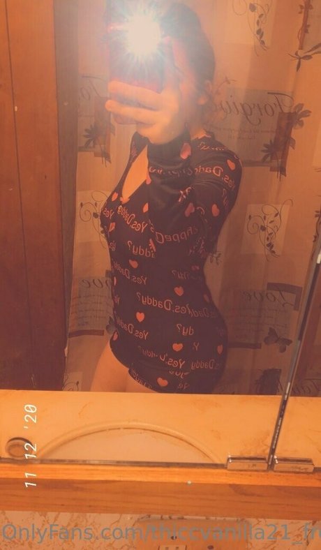 thiccvanilla21 free model image