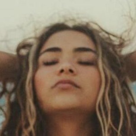 Sienna Mae Gomez naked actress img