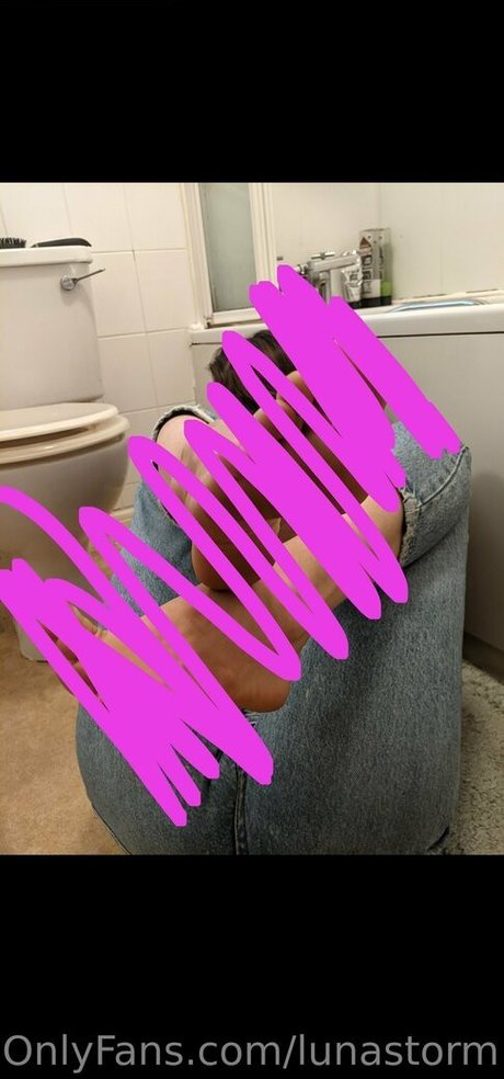 lunastorm sexy model image