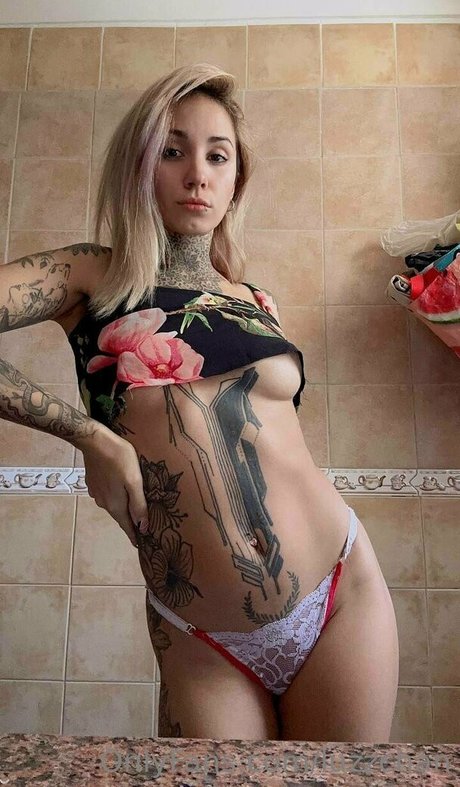 luzzchan pornstar archive