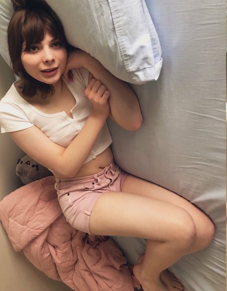 Abkazias sex model image