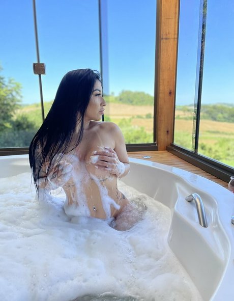 Lucieli Aline Santos naked model pics