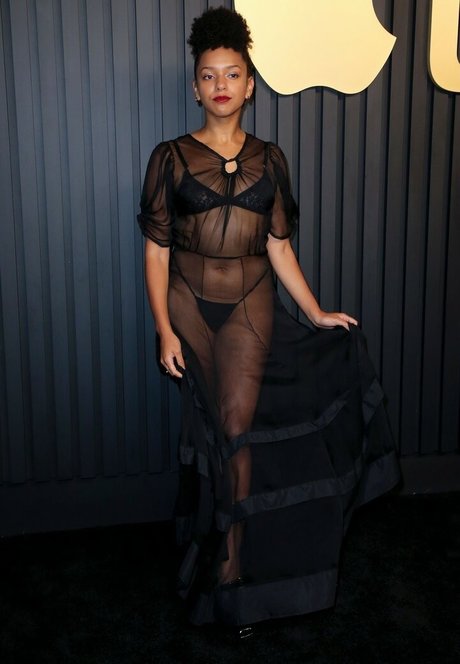 Djouliet Amara star hot galleries