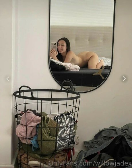 Willow Jade model sexy image