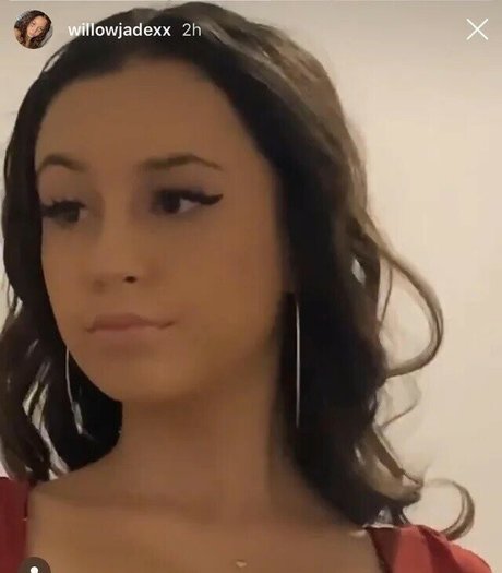 Willow Jade model free images