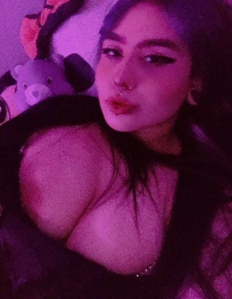 Beatriz Kylizzle_ naked pornstar archive