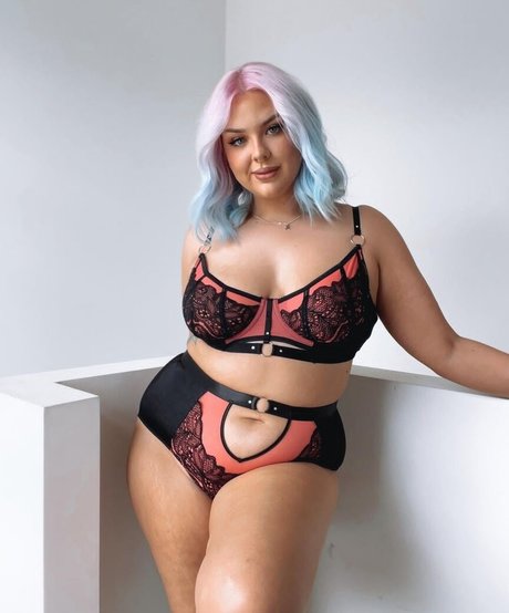 _laurenbrianna model pornographic pic