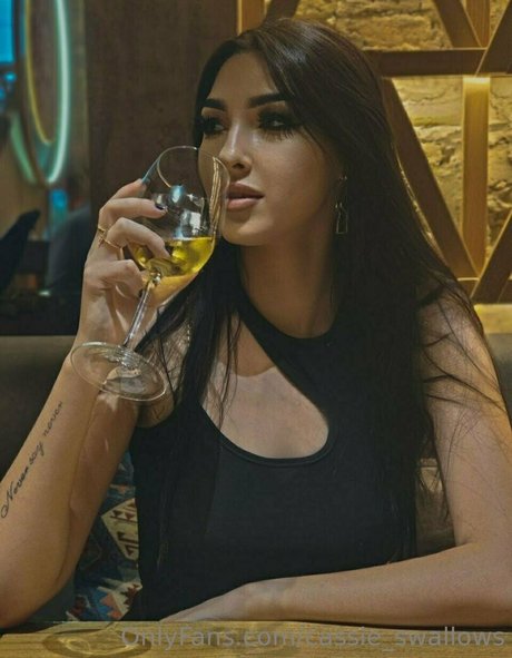 cassie swallows pornstar top img