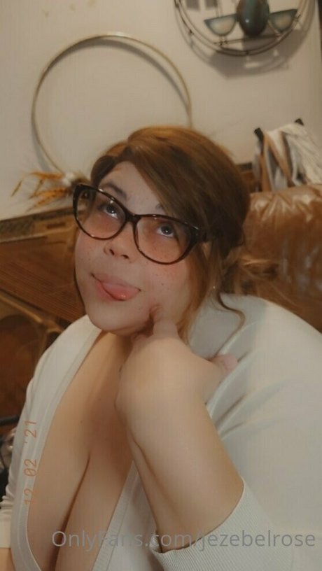 jezebelrose best star pic