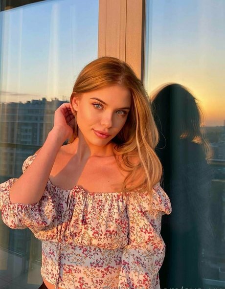 eva vv hot actress photo