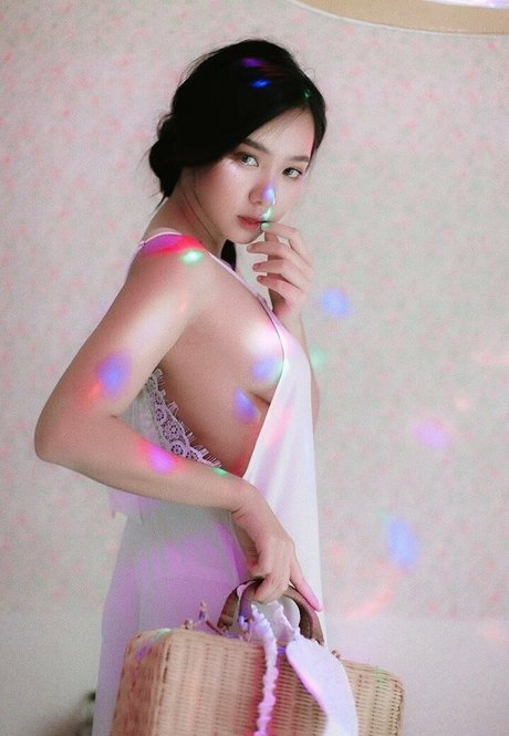 Nachpatcharawee Arjsalee pretty actress gallery