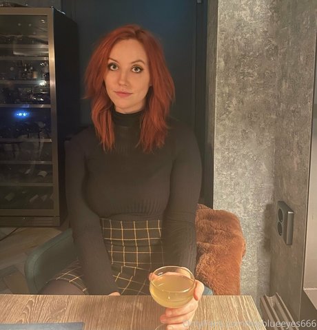 bigblueeyes666 star sexy photo