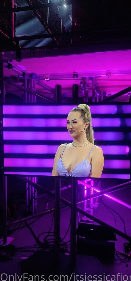 onlyjennesse sex star galleries