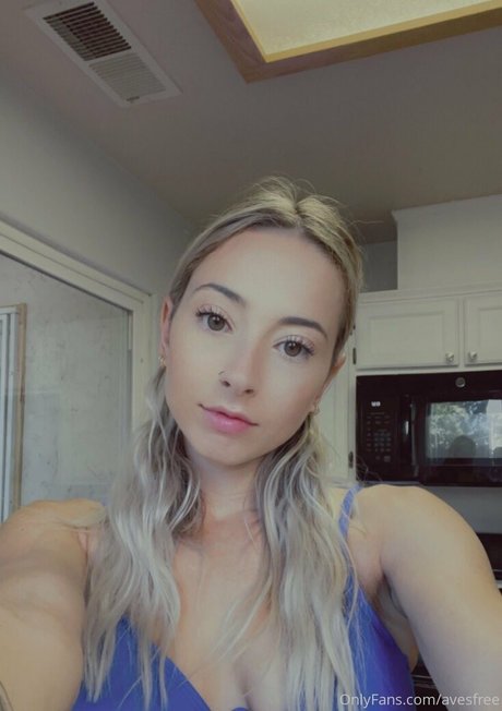 Avesfree nude model galleries